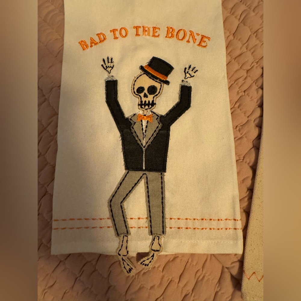 Mud Pie set of 2 Halloween Kitchen Towels - Picture 3 of 3